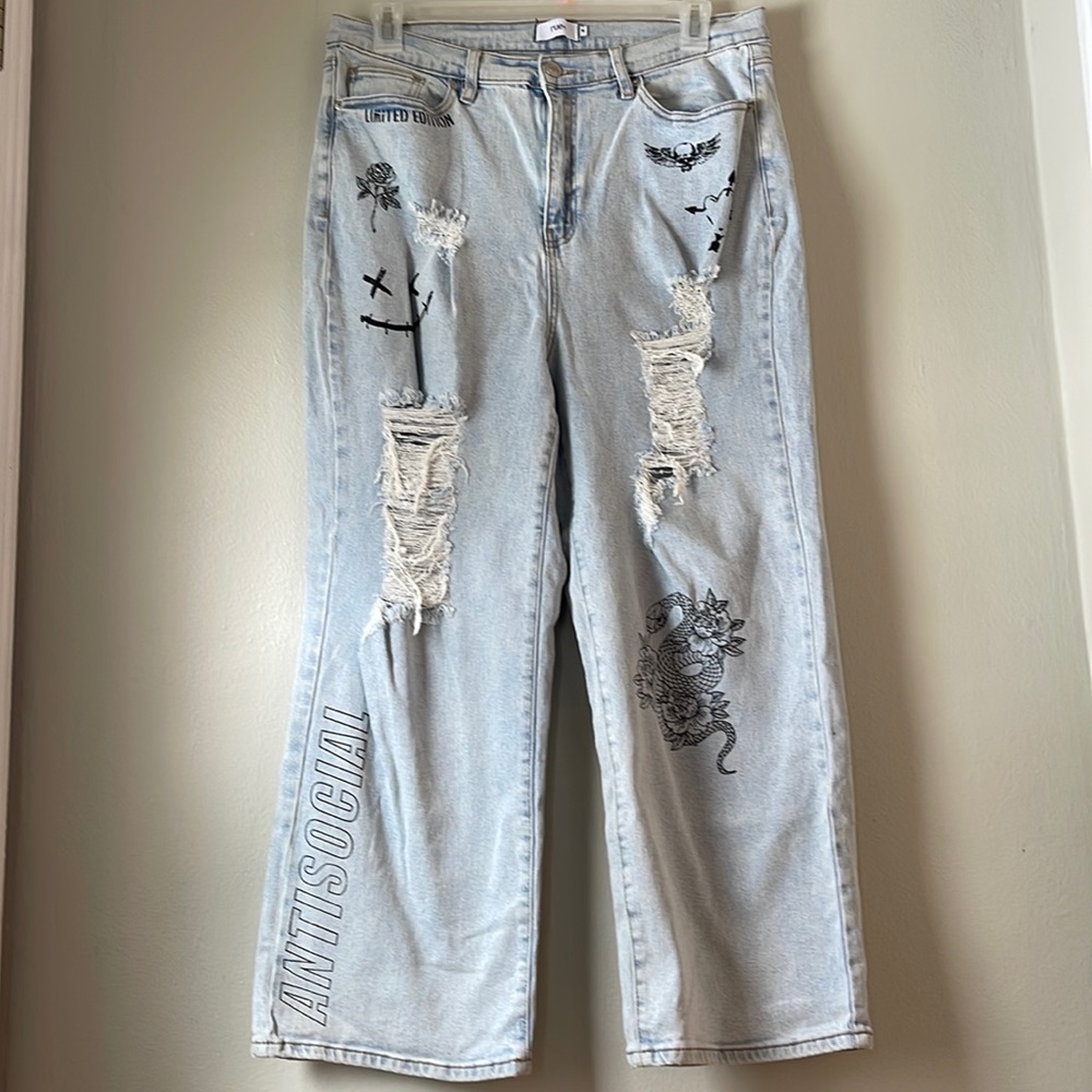 Floral Graphic Ripped Jeans